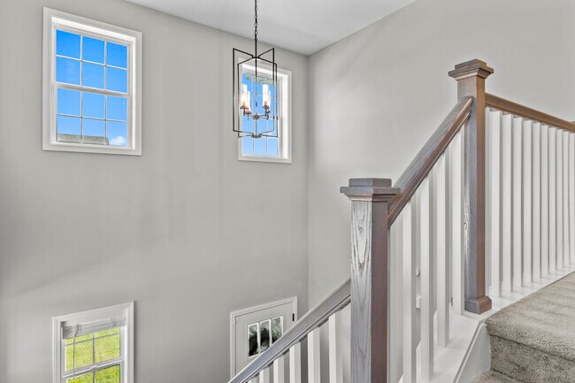 Building Photo - 2681 Rockaway Pl