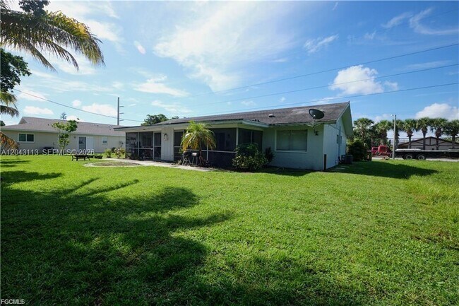 Building Photo - 257 Cape Coral Pkwy E