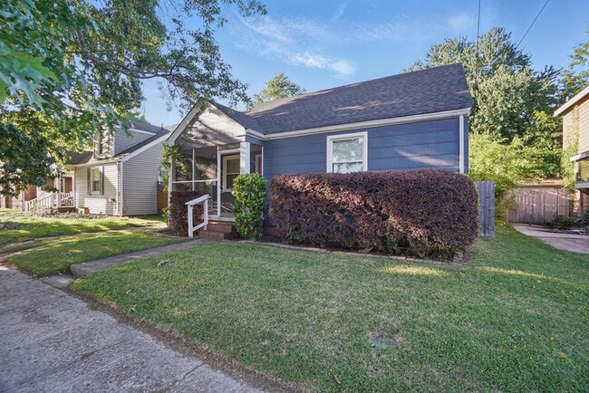 Building Photo - 144 W Randall Ave