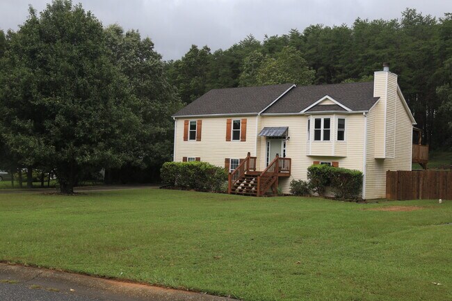 Building Photo - 84 Indian Hills Dr