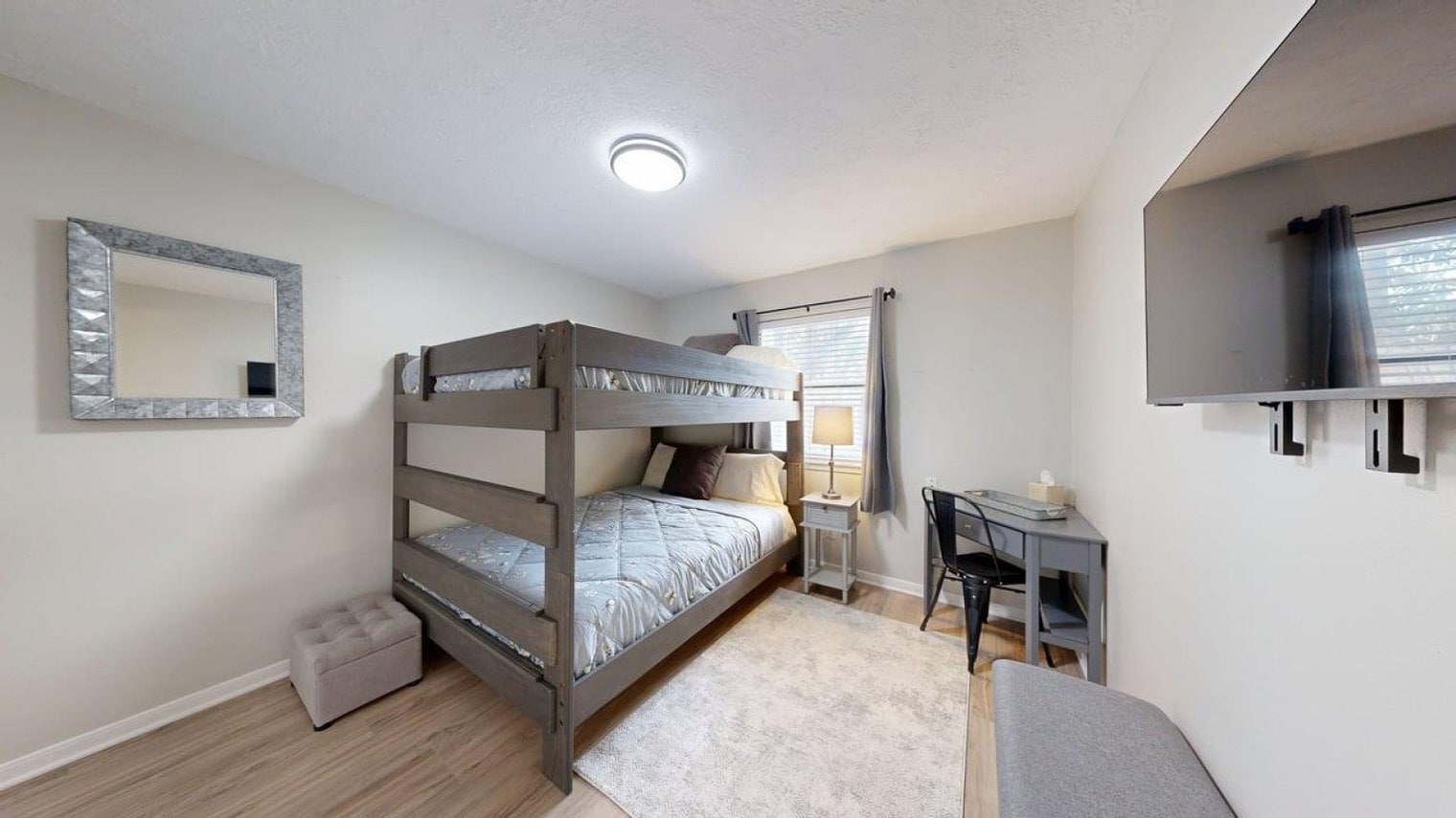 Building Photo - 608 Navarro Dr