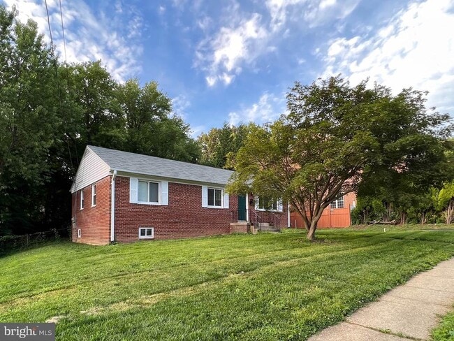 Building Photo - 5305 Yorktown Blvd