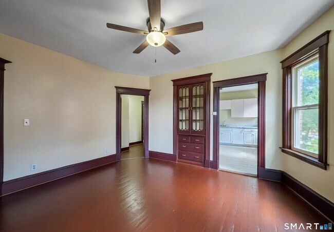 Building Photo - 2-4 Mortson St