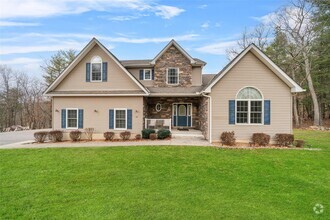 Building Photo - 22 Apple Hill Dr