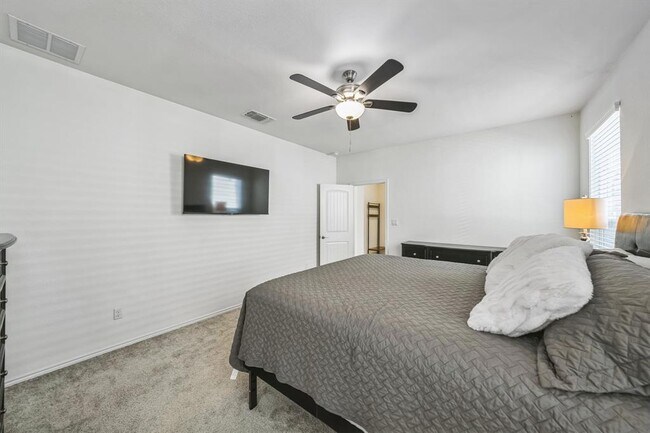 Building Photo - 1127 Aronia Ln