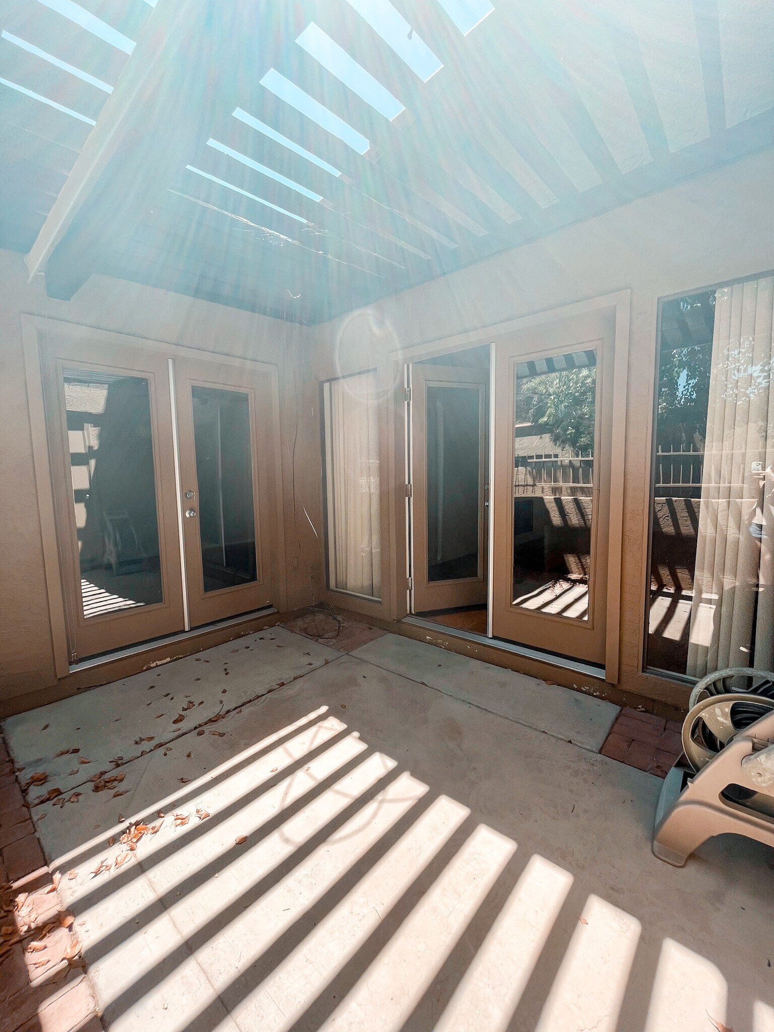 Patio - 1915 N Scovel St