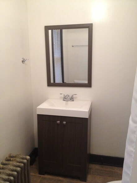 Building Photo - 5905 Stanton Ave