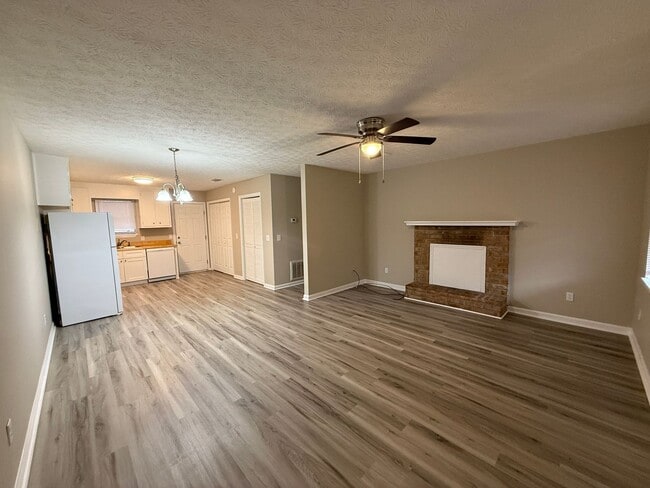 Building Photo - 115 Vintage Ct