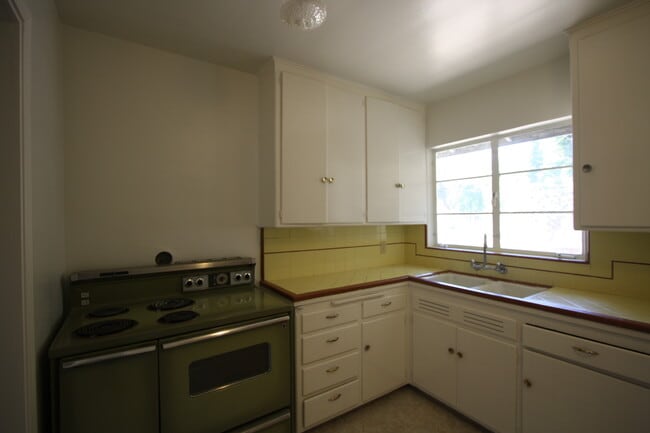 Building Photo - SPACIOUS 3 BEDROOM HOME...COMING SOON!!!