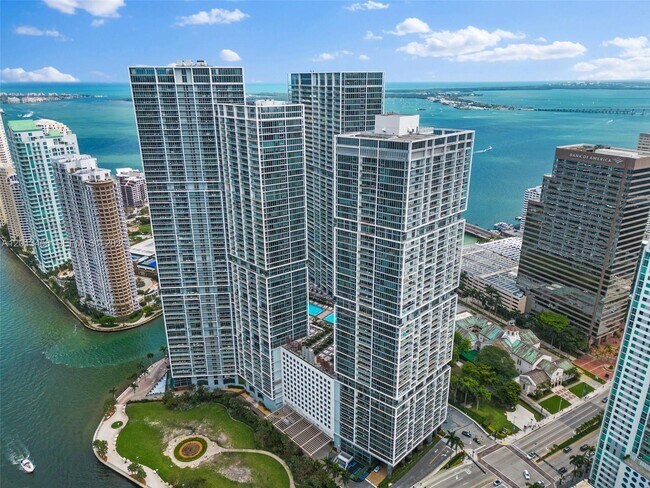 Building Photo - 475 Brickell Ave