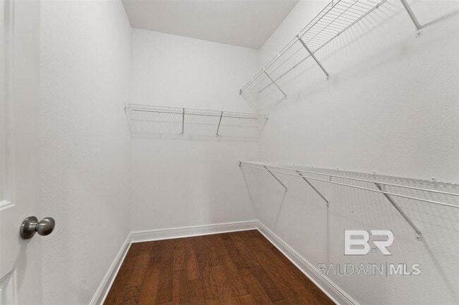 Building Photo - 9477 Marchand Ave