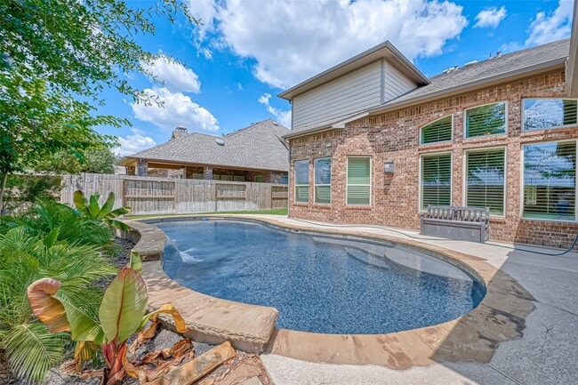 Building Photo - 10323 Hatcher Dr