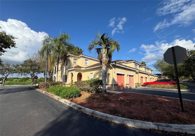 Building Photo - 2557 Centergate Dr