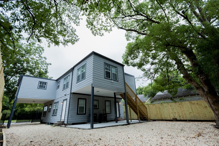 Backyard - 3203 Elgin St