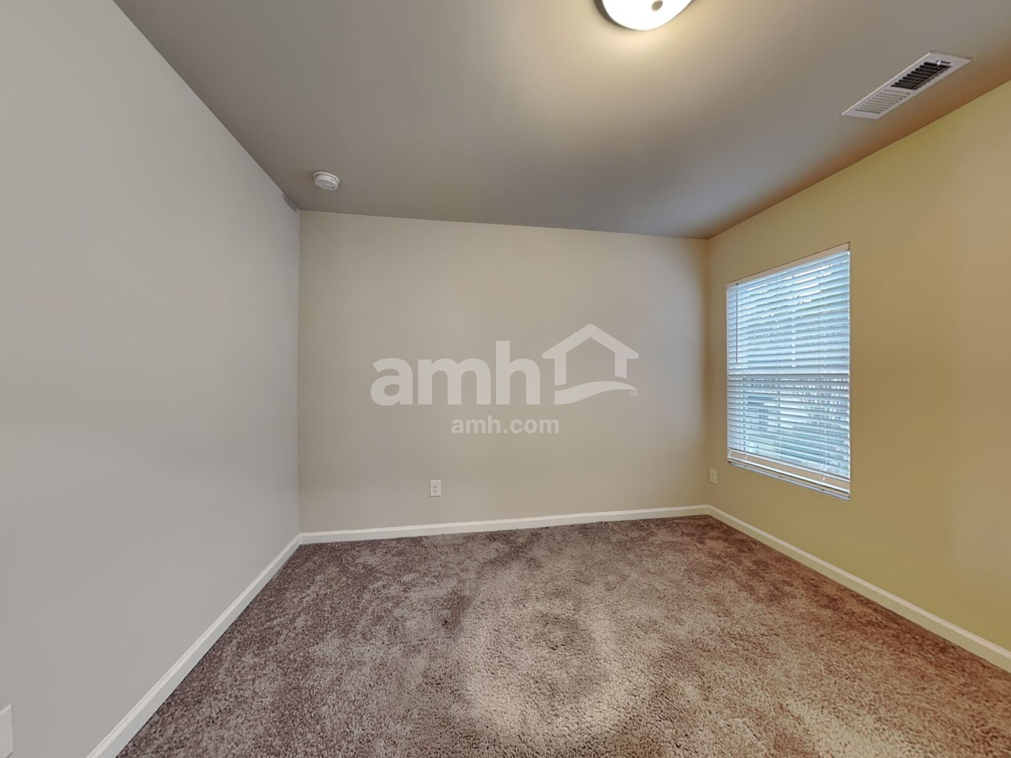 Building Photo - 214 Omega Ct