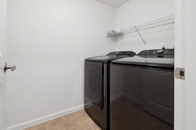Building Photo - 3 bedroom in Seatac WA 98198