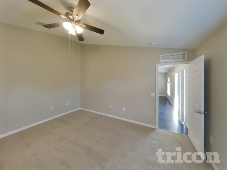 Building Photo - 5148 Jenson Ave