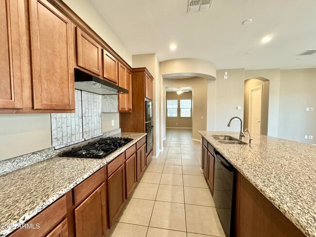 Building Photo - 2575 S Quaintance St