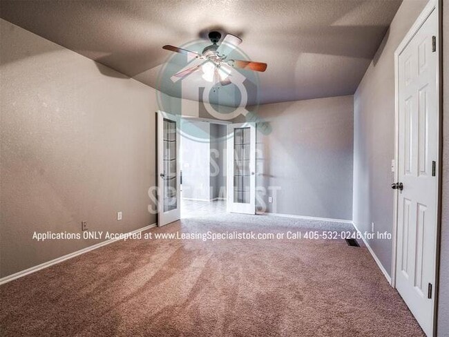 Building Photo - Stunning West Norman 3 Bed 2 Bath Townhome!