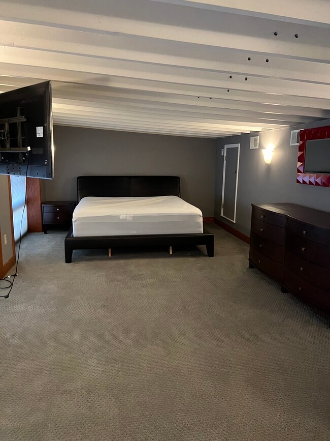 Bedroom - 59 E 8th St