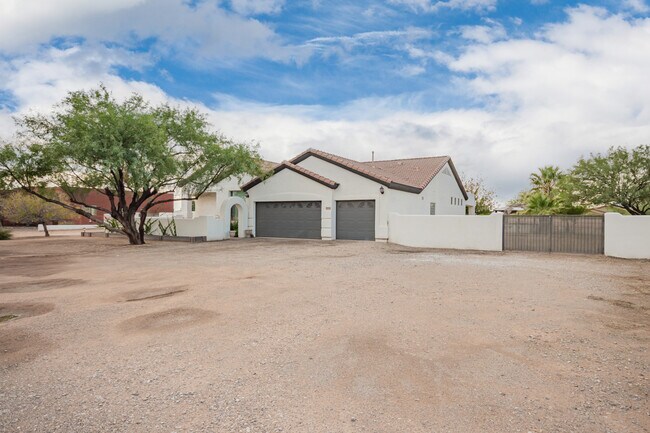 Building Photo - 10335 N Tall Cotton Dr