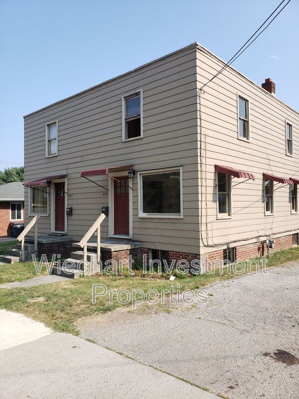 Building Photo - 225 W Robb Ave