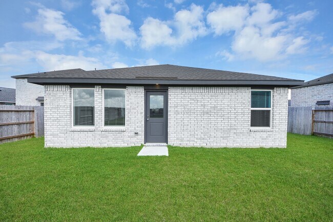 Building Photo - 10411 Birds Nest Dr