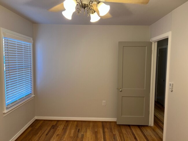 Building Photo - Immaculate renovated Mid Century with all ...