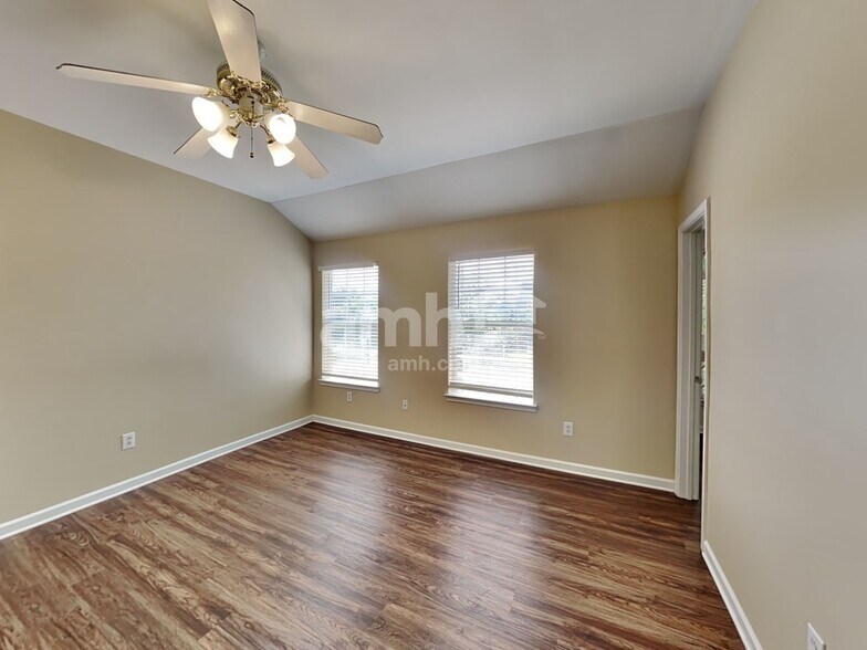 Building Photo - 1718 Stephenson Ln