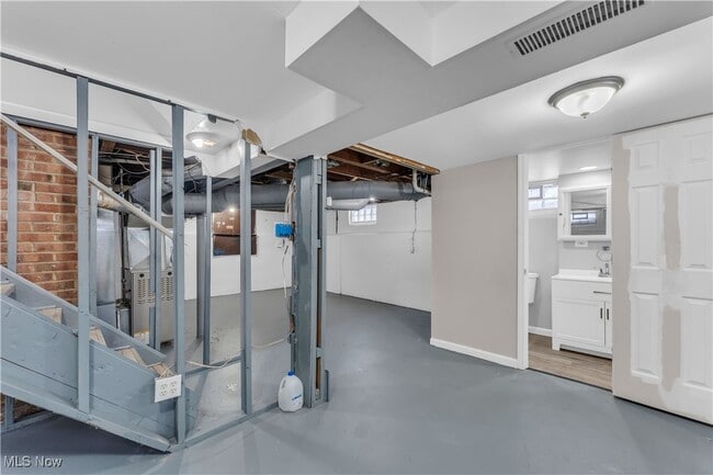 Building Photo - 15304 Benhoff Dr