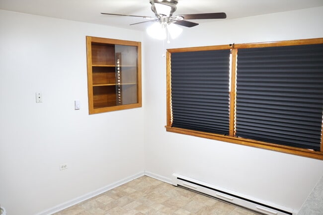 Building Photo - 9721 S Albany Ave