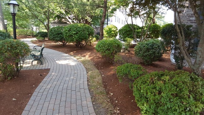 Building Photo - 24 Forge Pond