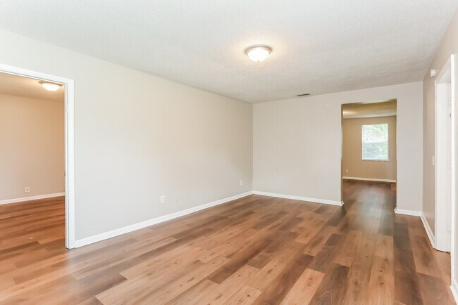 Building Photo - 4606 Albermarle Ave