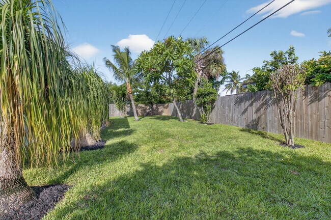 Building Photo - 513 Lindell Blvd