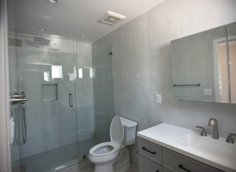 Building Photo - 8703 Cranford Ave