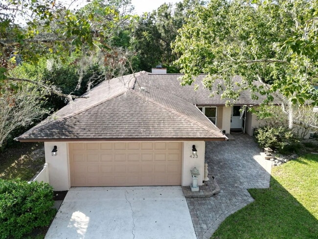 Building Photo - 423 Whispering Oaks Ct