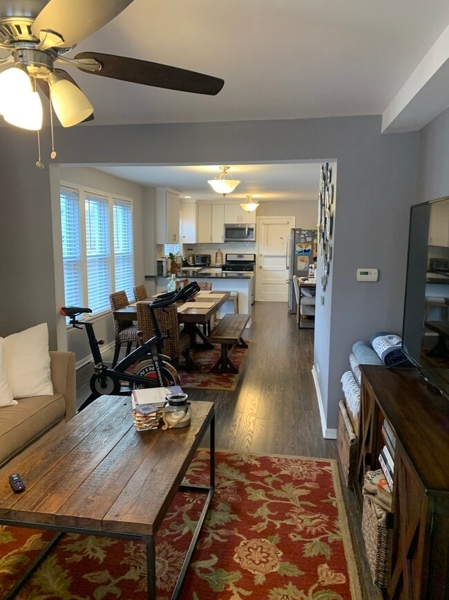 Building Photo - 146 N Brockway St