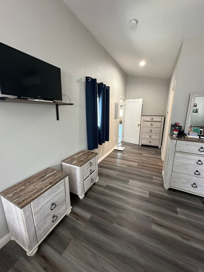 Building Photo - Inviting 3-Bedroom | 2-Bathroom Home in National City