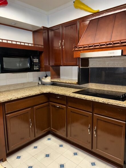 Building Photo - 6411 S 3rd St