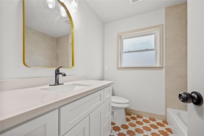 Building Photo - 4022 Marlborough Dr