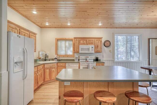 Building Photo - 3627 Bills Loop Rd