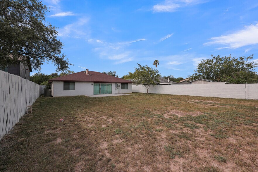 Building Photo - 1517 Robin Ave