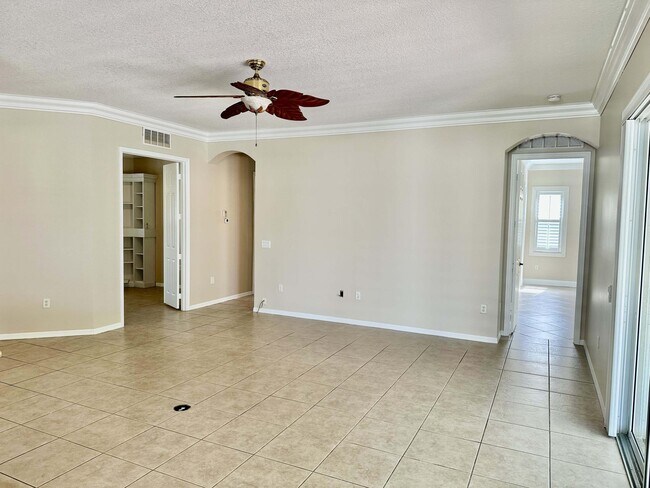 Building Photo - 635 SW Indian Key Dr