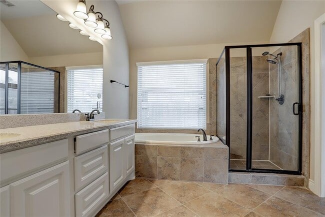 Building Photo - 28310 Lauren Cove Ln