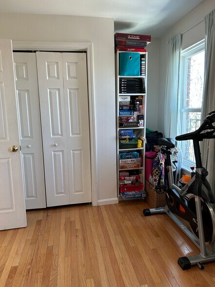 Building Photo - 33 Delle Ave