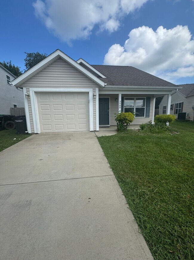 Building Photo - 3 Bedroom Single Family Home