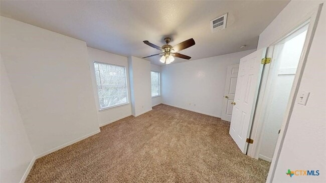 Building Photo - 609 Man O War Dr