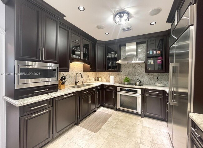 Building Photo - 3069 SW 21st St