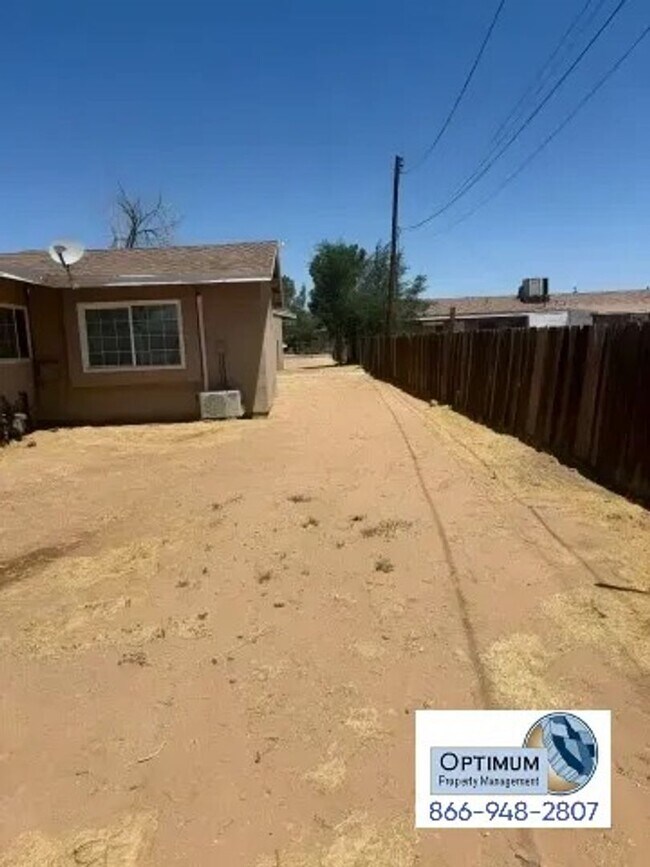 Building Photo - 13851 Pawnee Rd