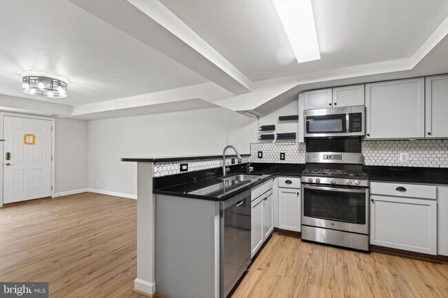Building Photo - 1461A N Van Dorn St